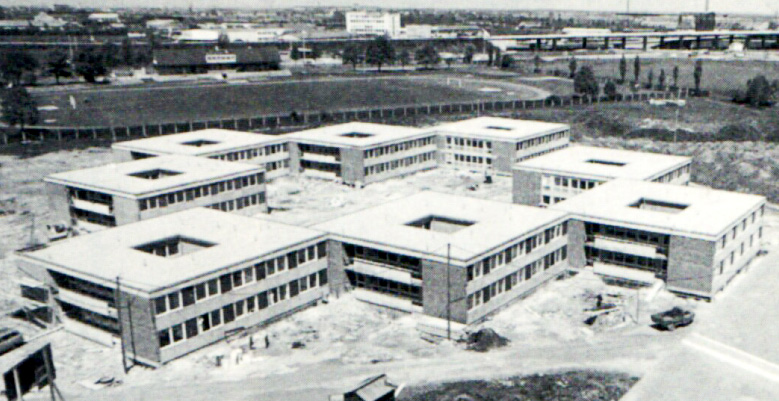 Blick vom Max-Kade-Haus auf die Atriumhäuser (1962)